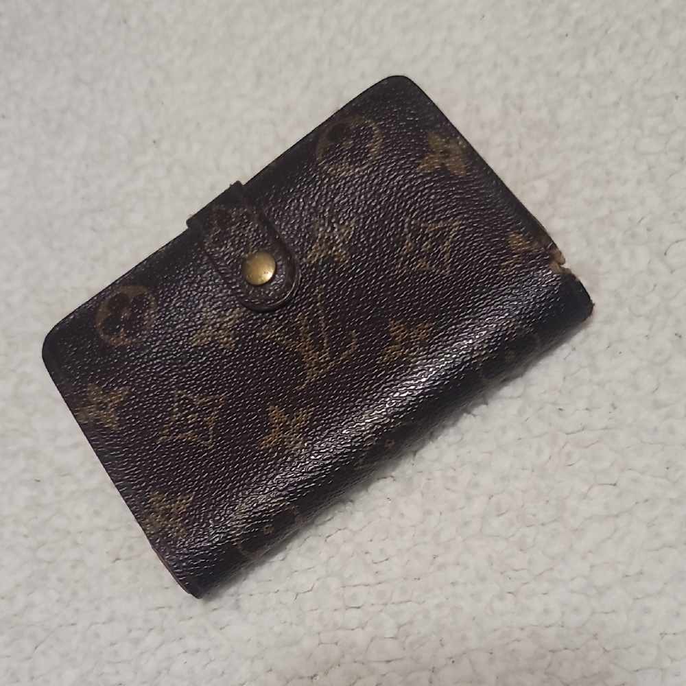 Louis Vuitton - Authentic - Brown Monogram Wallet - image 1